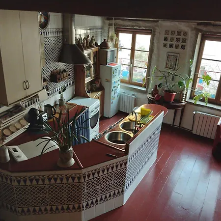Dans Maison De Vieux, St Just *